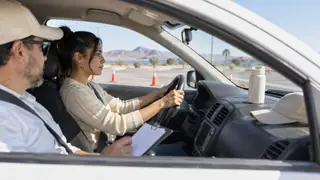 Licencia de conducir en Baja California Sur, escena ilustrativa.